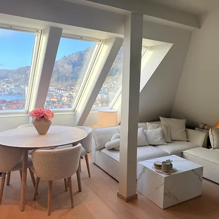 Floor With Stunning Fjord View - Walk To Bryggen Bergen