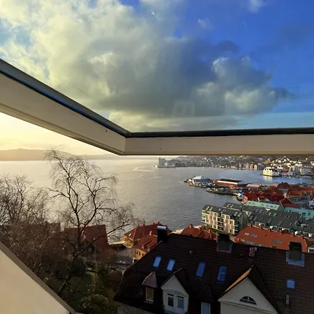 Floor With Stunning Fjord View - Walk To Bryggen Bergen